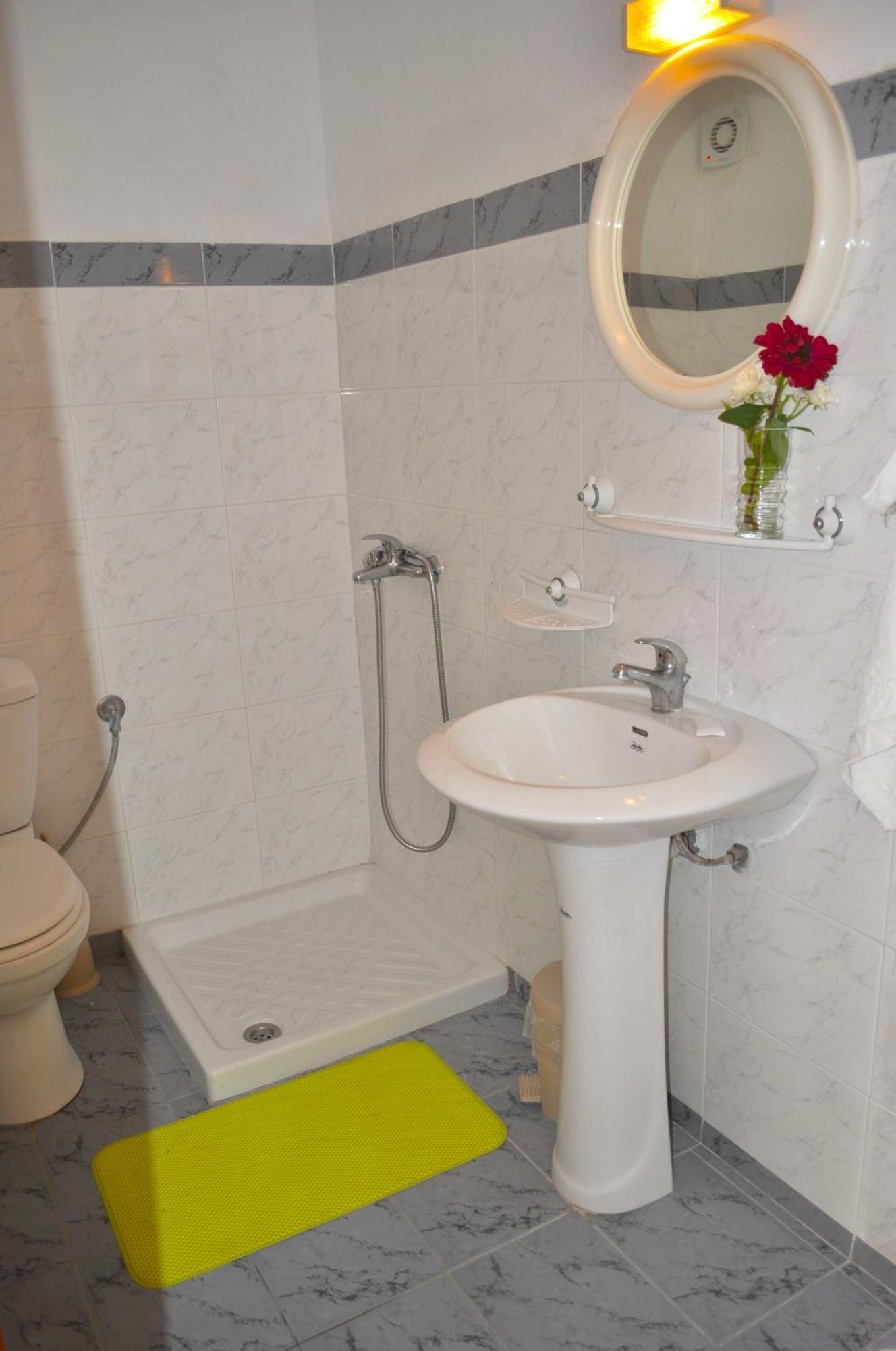 With Pool And Sea View - Apartament